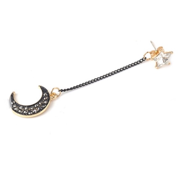 LAST ONE‼️ Gold and Black Asymmetric Long Earrings - Picture 5 of 5